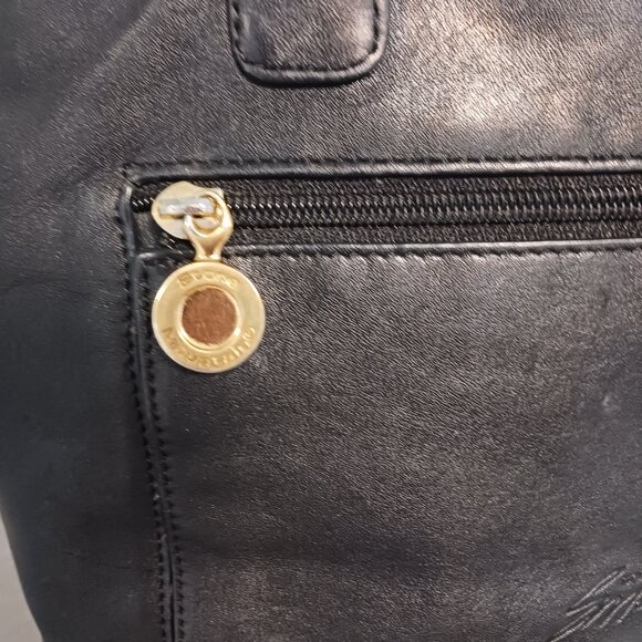 Stone Mountain Classic Leather Shoulder Bag - Picture 8 of 16